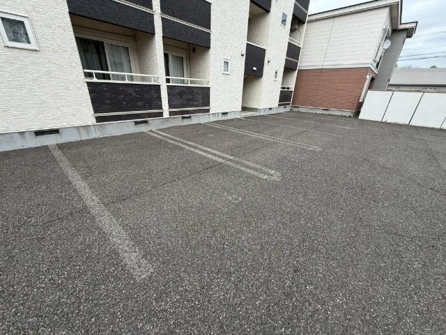ハピネス132（102） 駐車場