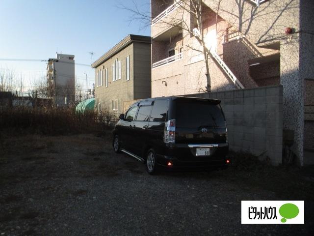 昴-018（スバル018）（302） 駐車場