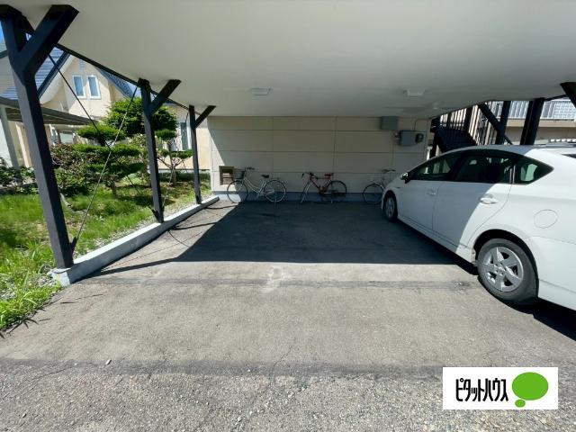 ドミ井上（201） 駐車場