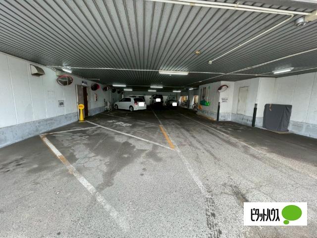 東1条ハイツ（301） 駐車場