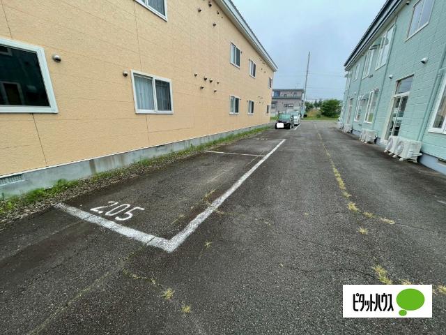 ノースデュオ（103） 駐車場