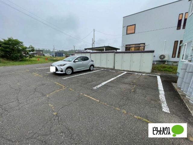 ノースデュオ（103） 駐車場