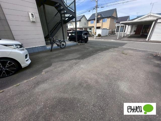 西24南3上下二戸借家A（2） 駐車場