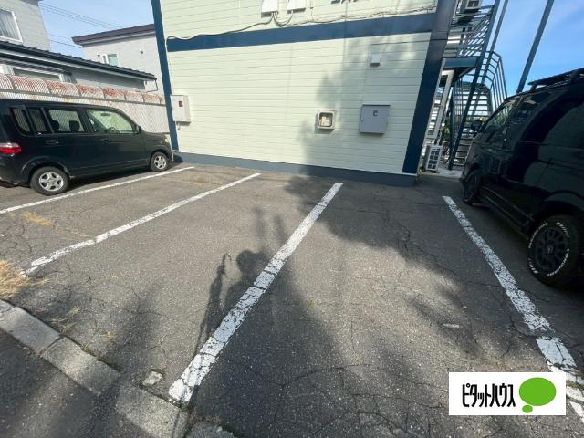 エスレイア西16条（202） 駐車場