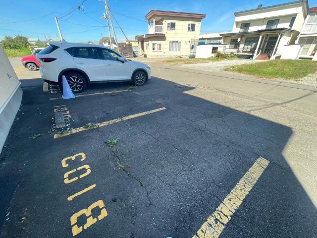 ラ・ポレール陸B 駐車場