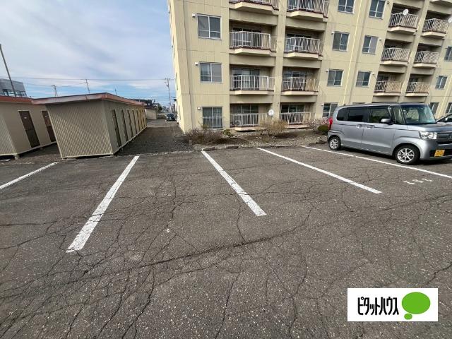 サンブライトハイツ2（101） 駐車場