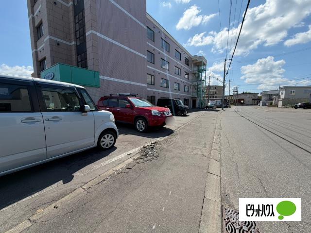ラ・ポーレ（103） 駐車場