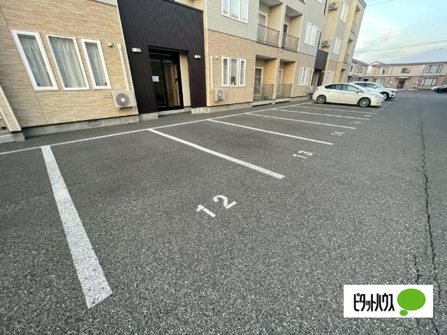 カーサ・アヴェニール（3-A） 駐車場