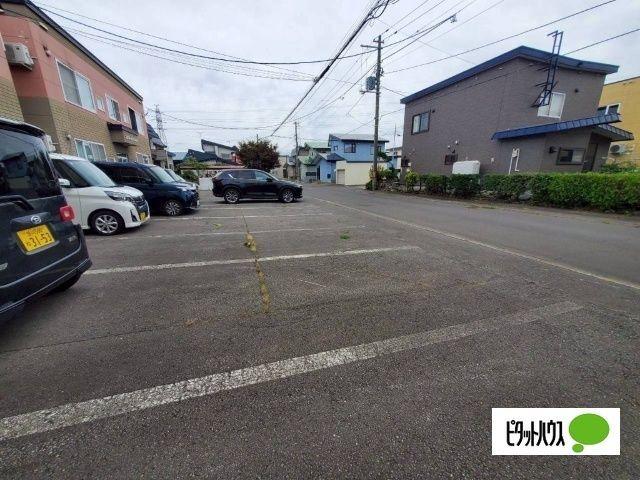 コンフォート・イーストA（101） 駐車場