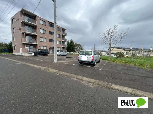 ヒーローズ（4-B） 駐車場