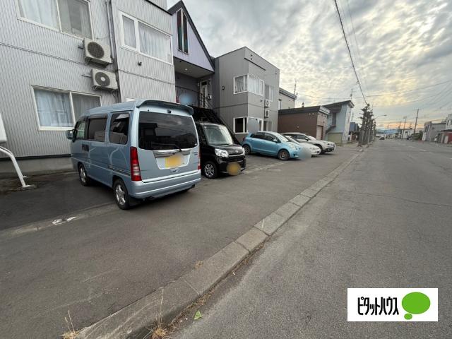 エクセレントハウス（103） 駐車場