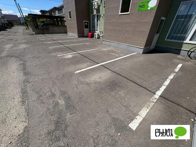 コーポクラーク 駐車場