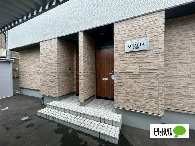 QUALIA（102） エントランス