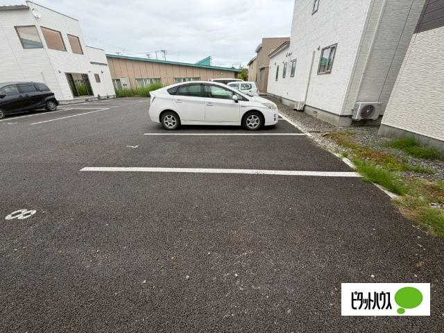 INSIEME（インシエーメ）（103） 駐車場