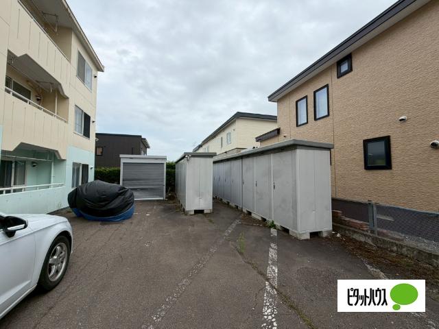 コンフォートピュア（102） 駐車場