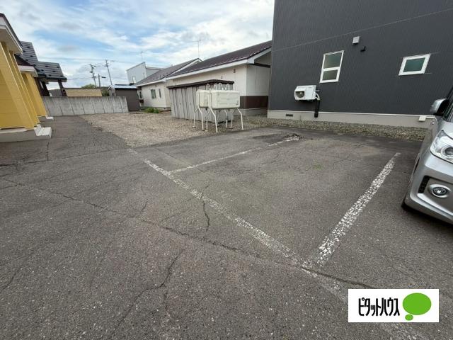 カリーノ（104） 駐車場