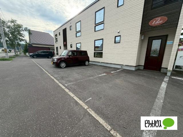 Elise（201） 駐車場