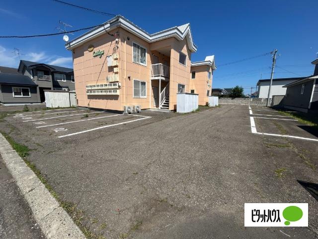 カトレア（103） 駐車場