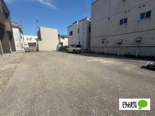 コンフォール豊岡（B） 駐車場