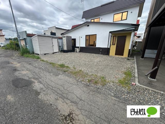 Ｎ西８南２６貸家（1） 駐車場