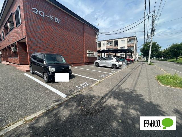 マロードⅣ（101） 駐車場
