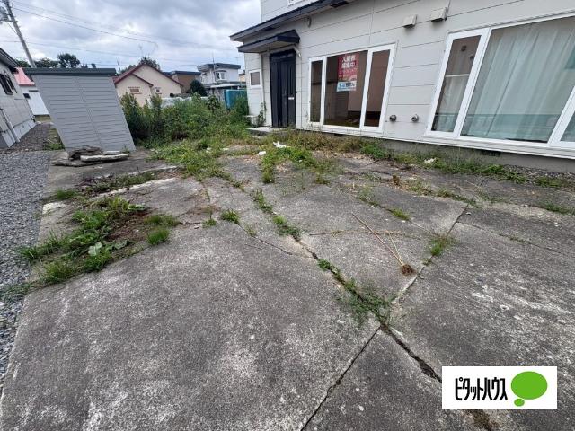 細川1棟2戸（West） 駐車場