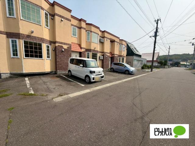 Celes（B） 駐車場