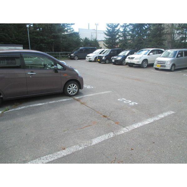 コーポYSD 駐車場