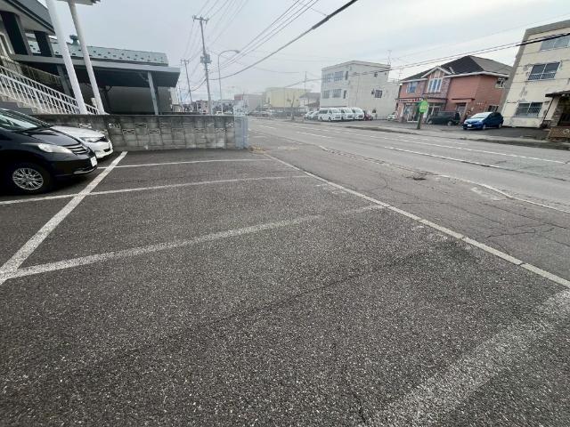 グラシアス帯広RT（105） 駐車場