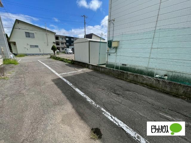 RESIDENCE GUTE（201） 駐車場