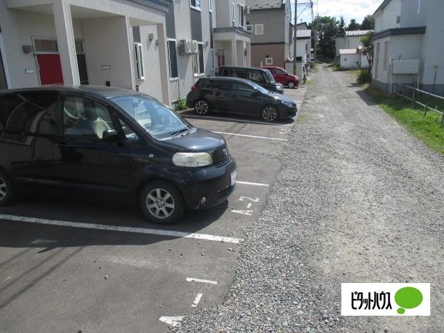 ルポゼ 駐車場