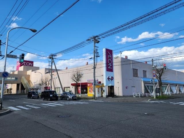 イオン帯広店：832m