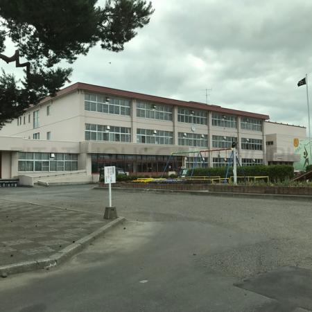 旭川市立神楽小学校：824m