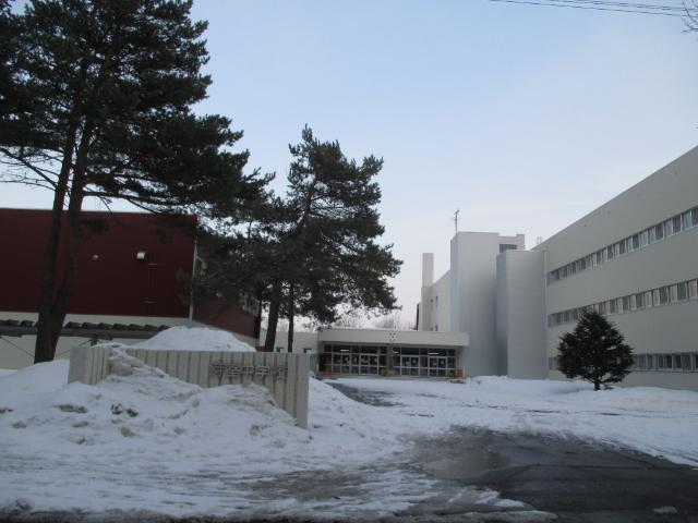 芽室町立芽室中学校：2003m