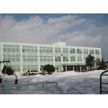 音更町立柳町小学校：563m