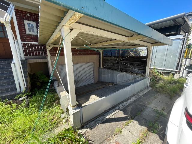 ※価格改定※♪南西角地♪西４南２８＿中古住宅 駐車場