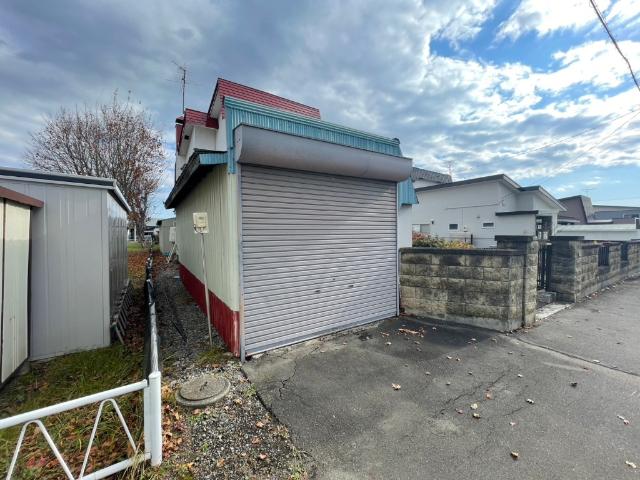 ♪敷地133坪、公園隣接♪幕別町旭町＿中古住宅 駐車場