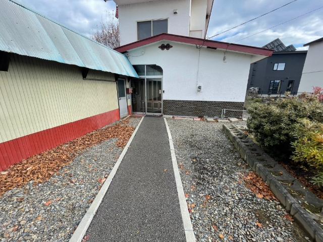 ♪敷地133坪、公園隣接♪幕別町旭町＿中古住宅 エントランス