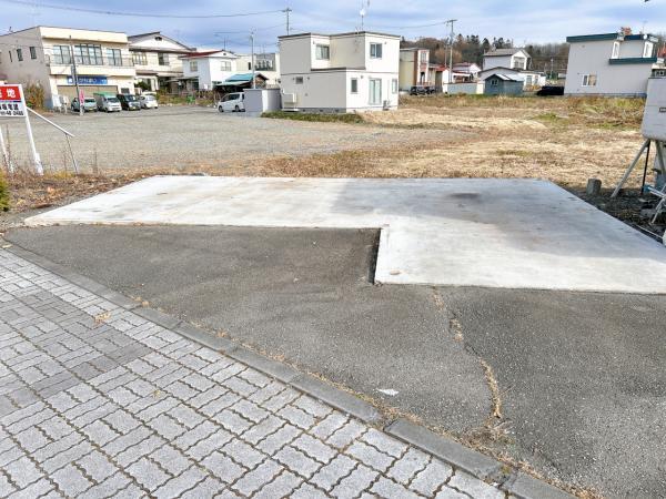 【駐車場】車庫を解体し並列2台駐車出来るようになりました。