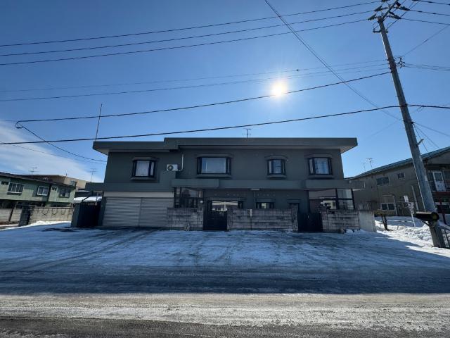西１３条南１１丁目　二世帯住宅（ＲＣ造） 外観