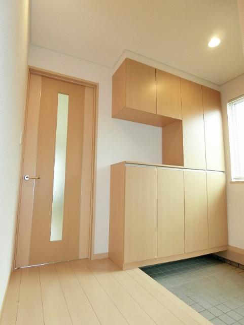 神楽6条1丁目　戸建て 玄関