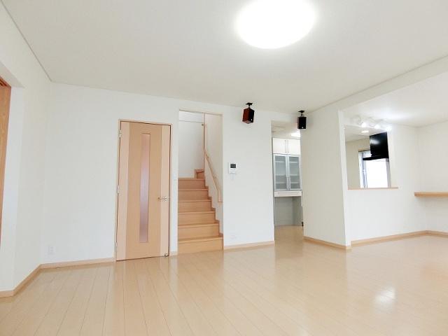 神楽6条1丁目　戸建て リビング