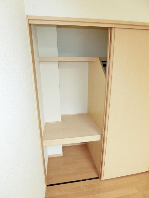 神楽6条1丁目　戸建て 収納