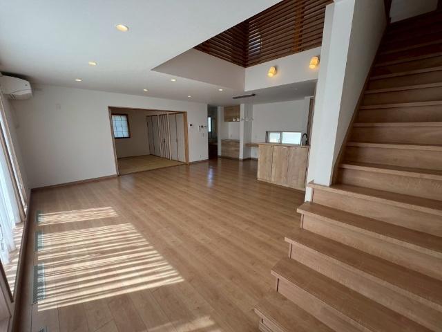 【価格改定】築12年♪　南東角地♪　大樹町緑町14_中古住宅 リビング