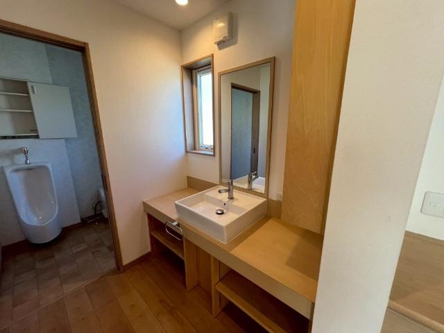 【価格改定】築12年♪　南東角地♪　大樹町緑町14_中古住宅 洗面