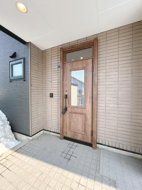 上川郡鷹栖町北野東4条2丁目　戸建て 玄関