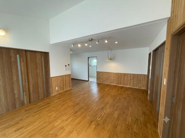 【価格改定】♪築１１年人気の平屋住宅♪西１７北２＿中古住宅 リビング
