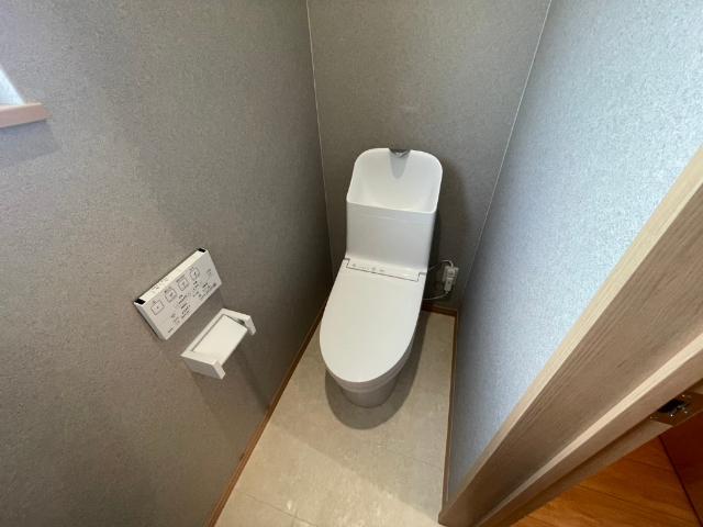 西２南３７丁目　東棟　新築戸建 トイレ
