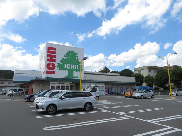 いちい渡利店：922m