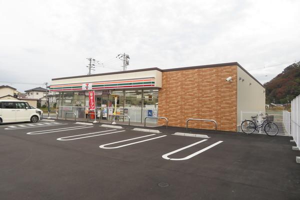 セブンイレブン福島渡利丸滝店：150m